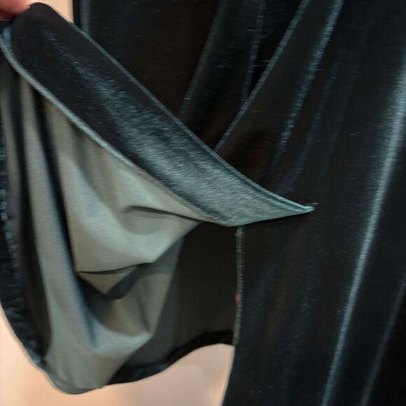 R&M Richards Women's dark teal emerald Velvet Dress, size medium - Picture 10 of 11